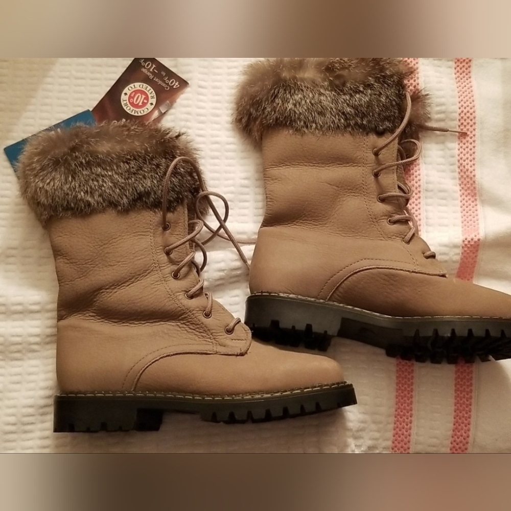 Women's Sorel Tan Fur-Lined Boots